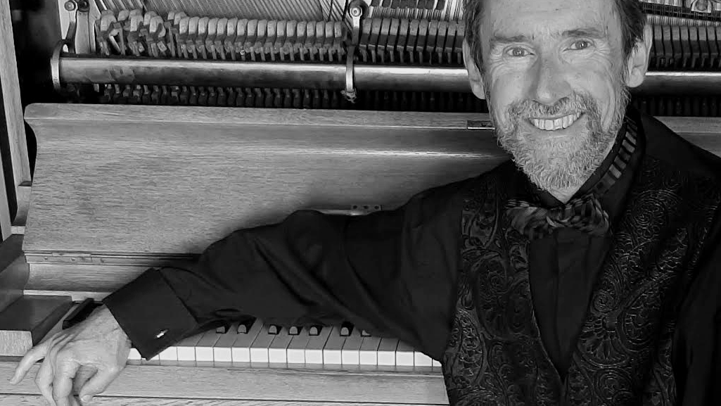 Ian Logan (piano)