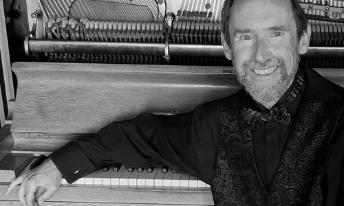 Ian Logan (piano)