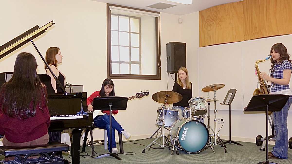 Wāhine in Jazz new